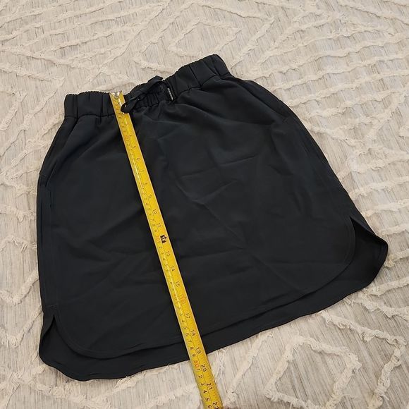 Lululemon On The Fly Skirt 21" GravityGreen Unlined Drawstring Pockets size 4! - Picture 11 of 13